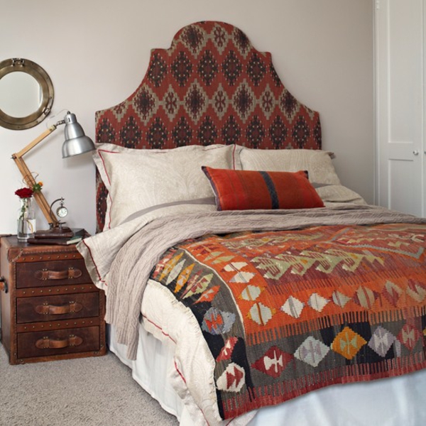 orange ikat mønster marokkansk soveværelse