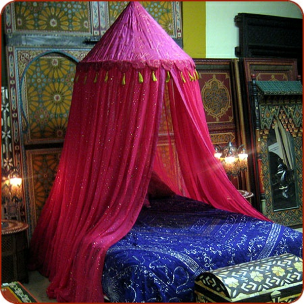дизайн спалня небето легло розово синьо
