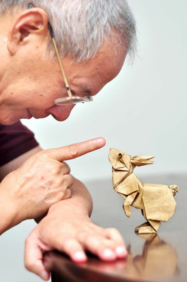 אוריגמי אמנות אוריגמי ארנב הפסחא תפאורה טינקר עם נייר פסחא ארנב