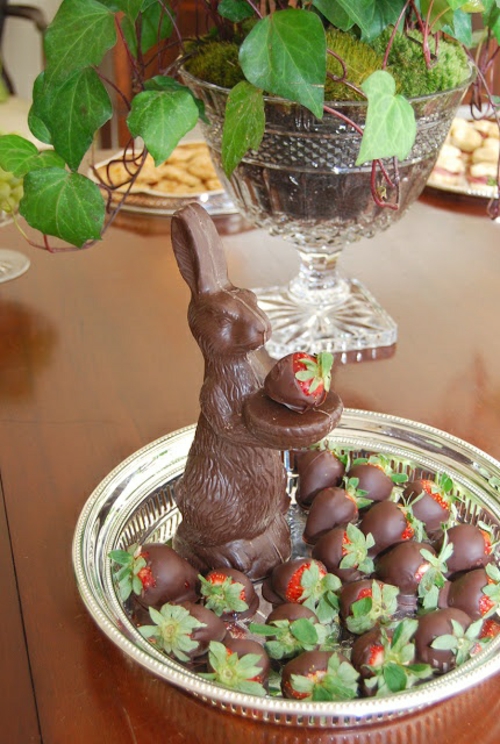 originální velikonoční dekorace jahody čokoládové velikonoční zajíček