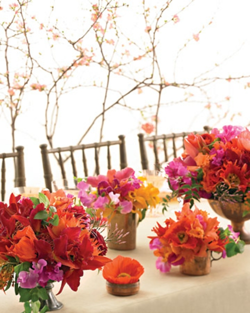 originální velikonoční dekorace jarní květiny stolní dekorace