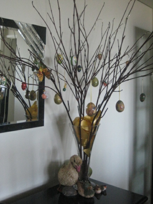 originální velikonoční dekorace skleněné vázy velikonoční strom