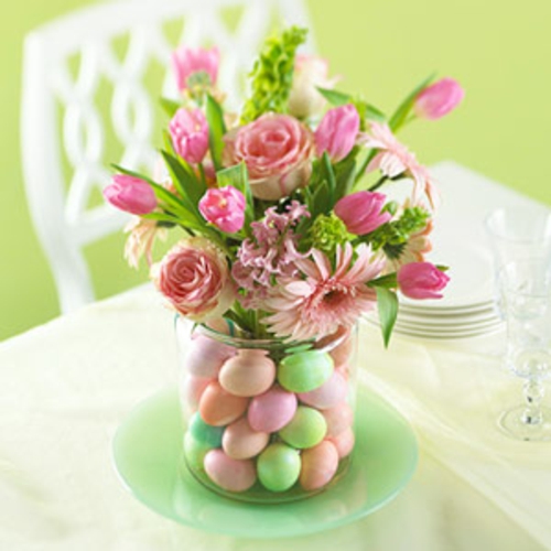 velikonoční dekorace velikonoční vejce sklo růže tulipány gerbera