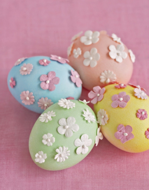 Великденска декорация пастелни цветове Великденски яйца хартиени цветя
