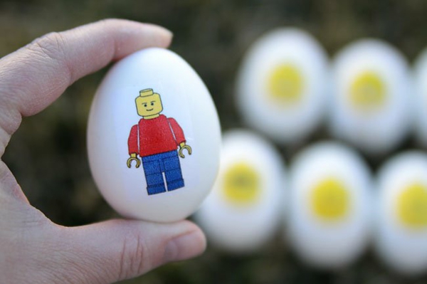 πασχαλιά διακόσμηση με τα παιδιά Easter αυγά lego αυτοκόλλητα