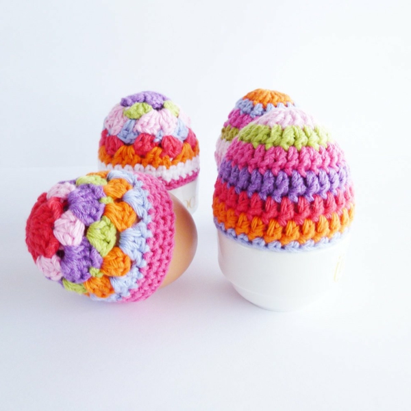 osterdeko crochet gekleurde grappige mooie deco-ideeën