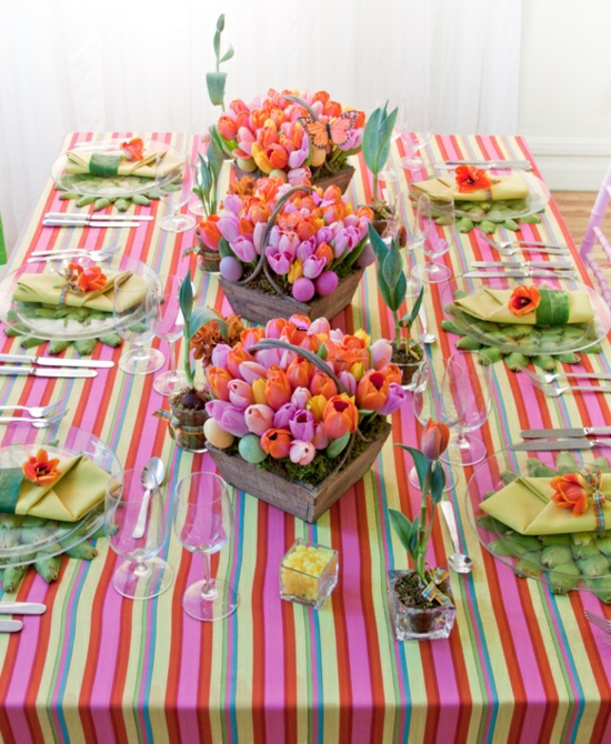 великденски декорация идеи пролетни цветя великденски яйца лалета декорация на маса