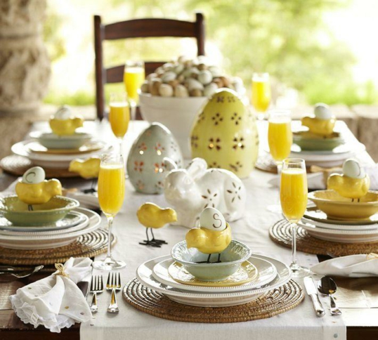 Великденска украса таблица украса великденски яйца жълт яйцевиден свещник
