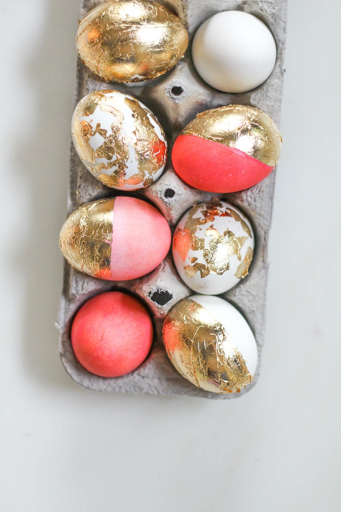 huevos de Pascua para colorear ideas decoradas efecto de mármol pintado oro color salmón diy pascua decoración