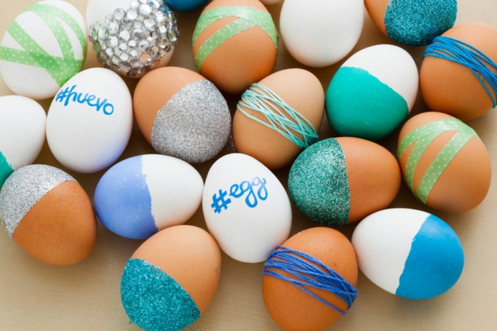πασχαλινά αυγά βαφή μπάζα αυγά diy ιδέες λάμψη χρώμα νήματα κολλητική ταινία