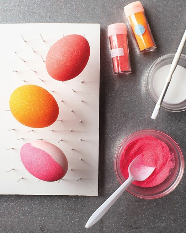 make Easter eggs make Easter decorations make glitter