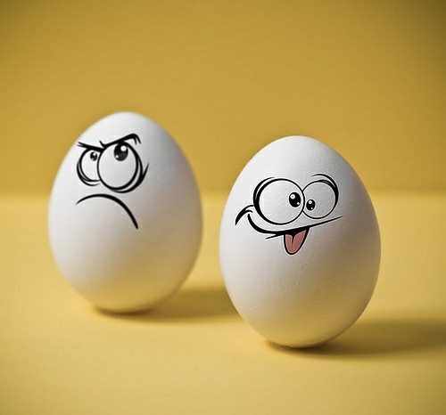 تواجه بيض عيد الفصح شخصيات مضحكة