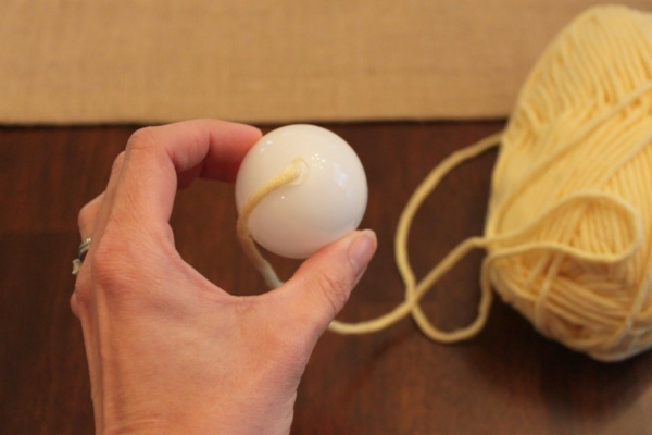 Velykų vainiko mezgimo siūlai plastikinių kiaušinių DIY idėjos