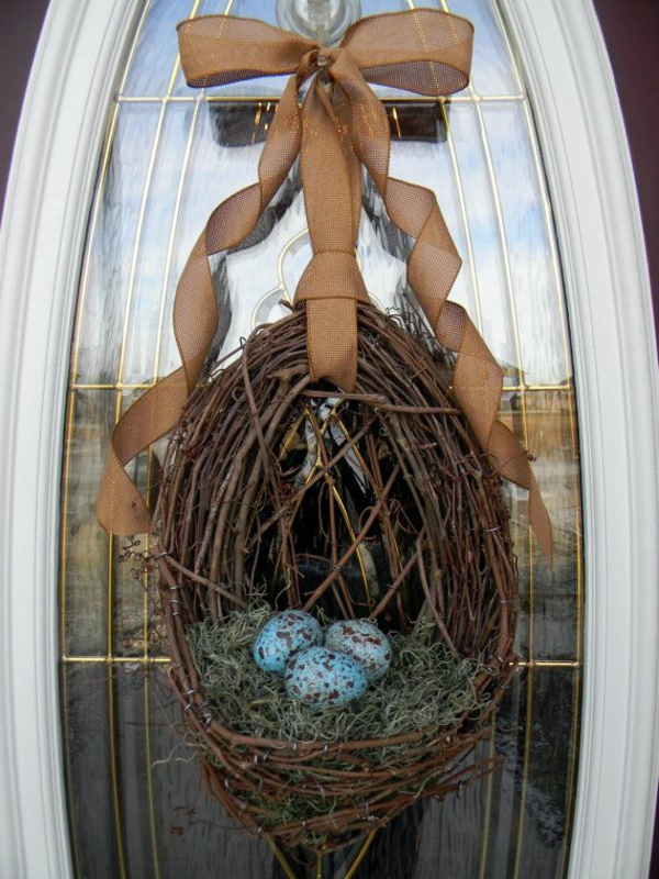 velikonoční dekorace pro hnízdění předních dveří