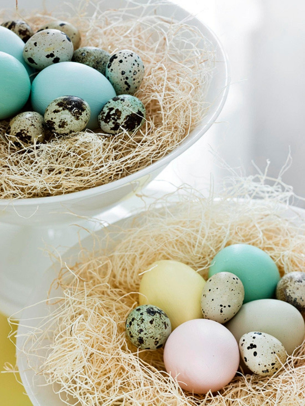 ostertischdeko tinker kreative håndværk ideer malede påskeæg vagtel æg