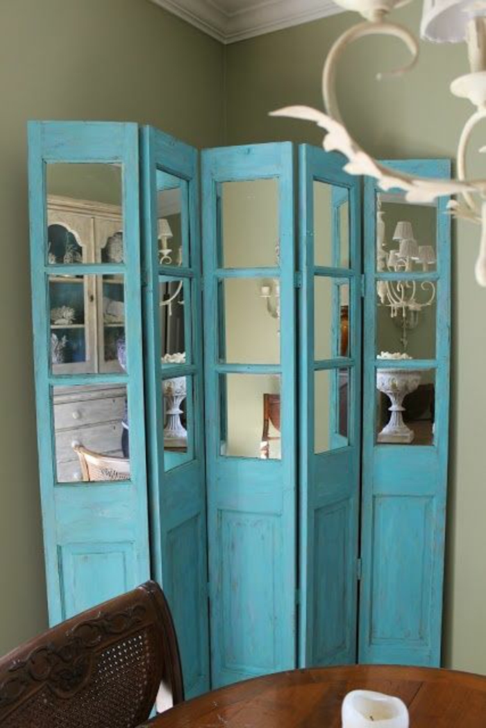 paravents diy ideeën scheidingswand houten deuren blauwe spiegel diycraftsdecor