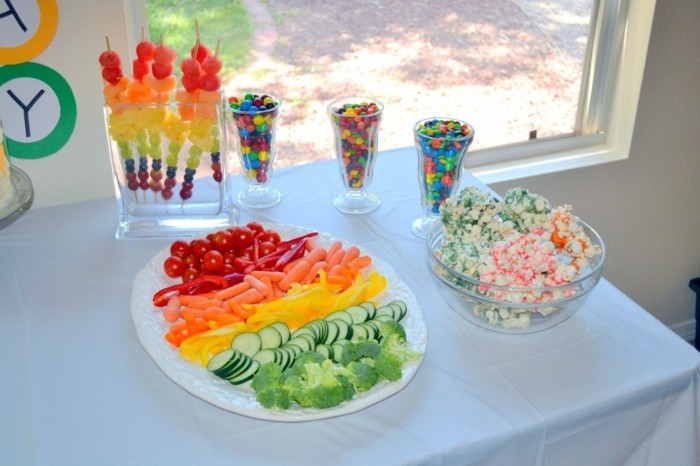 juhla-aterioita lasten syntymäpäiväjuhla välipaloja värikkäitä