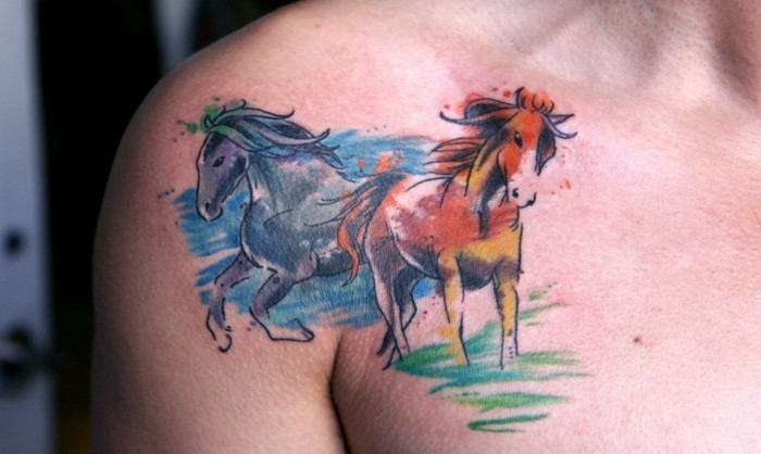 Άλογο τατουάζ στήθος τατουάζ ακουαρέλα