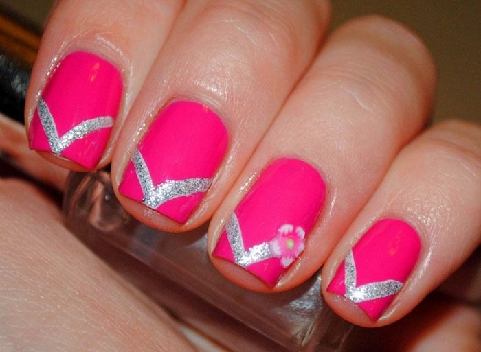 粉红色的夏天想法钉子设计修指甲本身做指甲油
