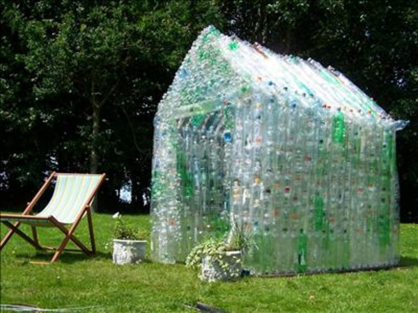 рециклиране пластмасова бутилка оранжерия