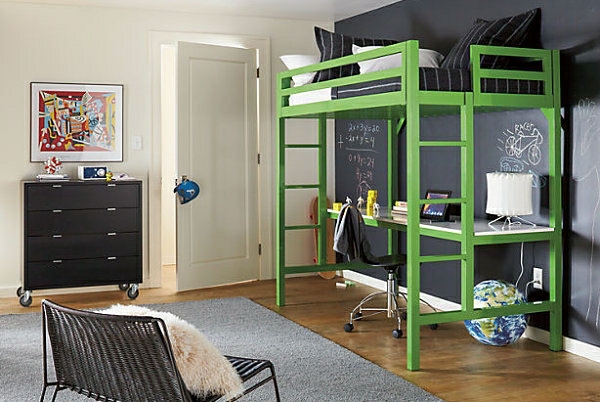 пространство за спестяване детска стая мебели бюро детска стая високо легло