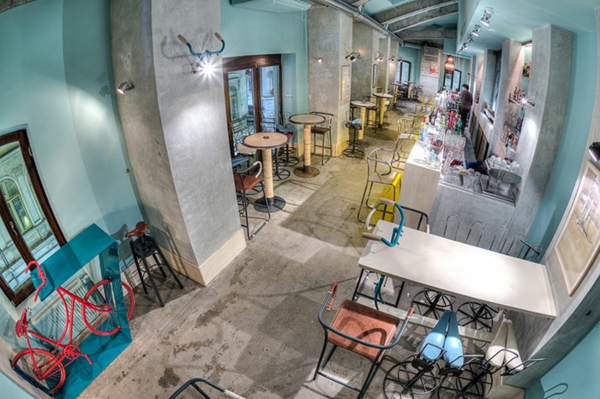 bar restaurant design déco idées Vélo bar romania vue d'en haut