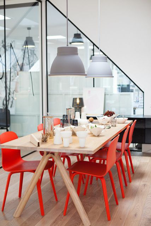 pokojový dělič skleněný oddíl moderní jídelní stůl se židlemi
