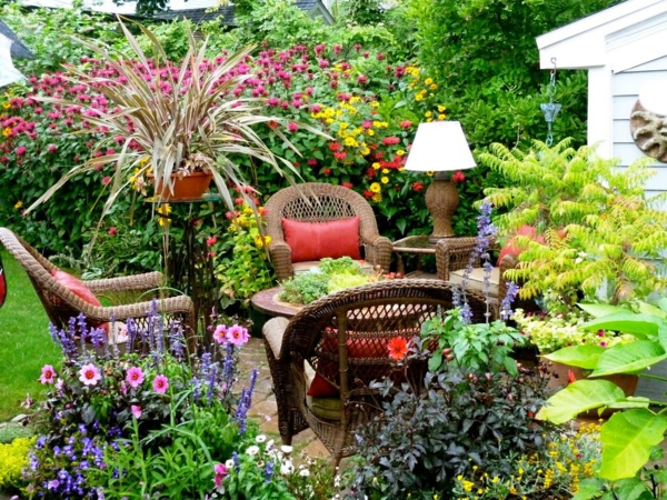 reattan πολυθρόνες έπιπλα κήπου καλοκαίρι λουλούδια φυτά ιδέες κήπου