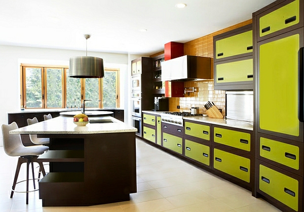 retro kuchyně žluto-zelené skříňky kuchyňský ostrov