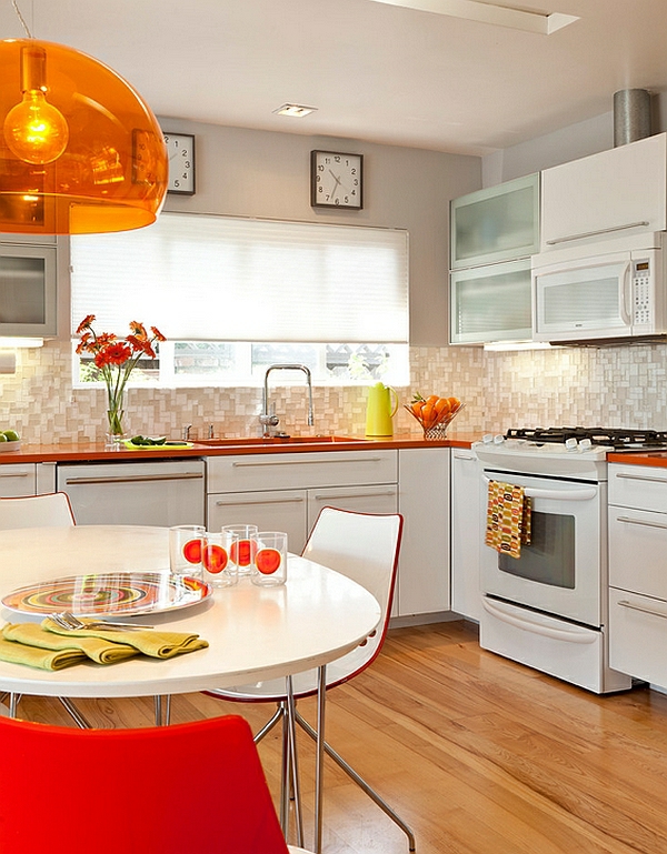 retro keuken oranje komvormige hanglamp transparant