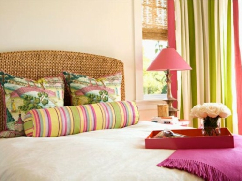 浪漫的卧室设计七彩条纹床上用品