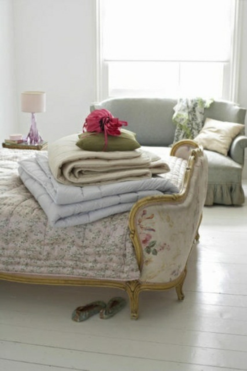 浪漫的卧室设计柔和的色彩，舒适的氛围