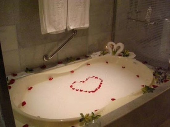 romantische badkamer paar zwanen