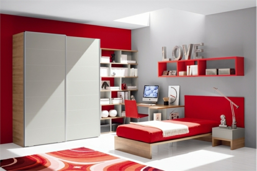 rode kleurenschema kleerkast garderobe jeugdkamer schuifdeuren