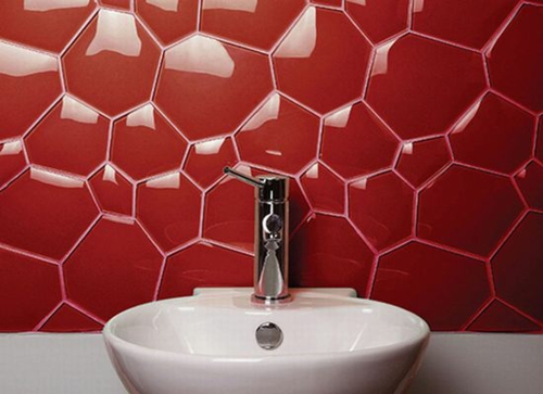 червена плочка идея мивка баня