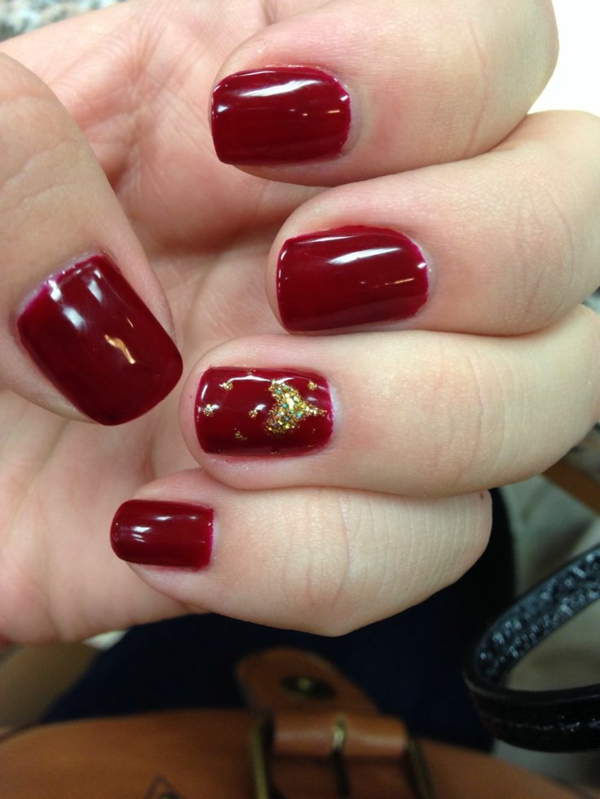 red gel nails for christmas red fingernails motifs gold heart