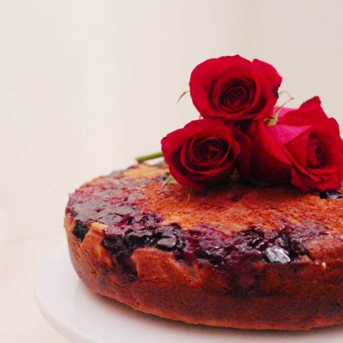 Decorating red roses cake baking