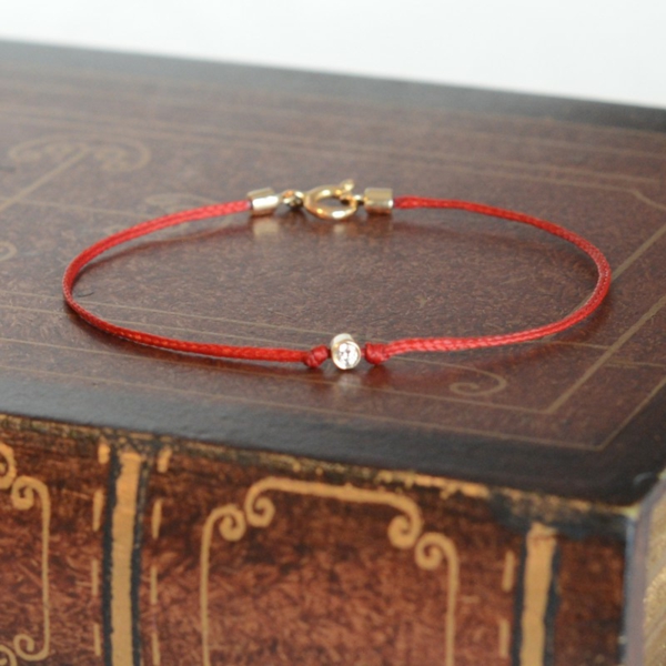 bracelet fil rouge or diamant
