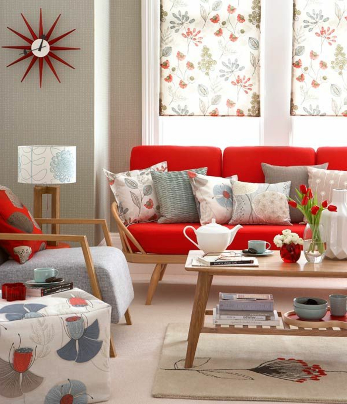 rød sofa stue farvet kaste pude vintage