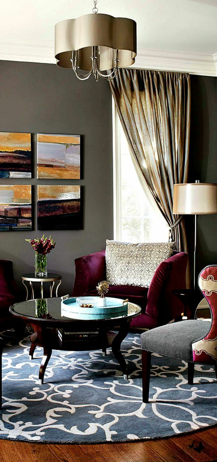 Στρογγυλά χαλιά σαλόνι μοβ καναπέδες διακόσμηση τοίχων εικόνες