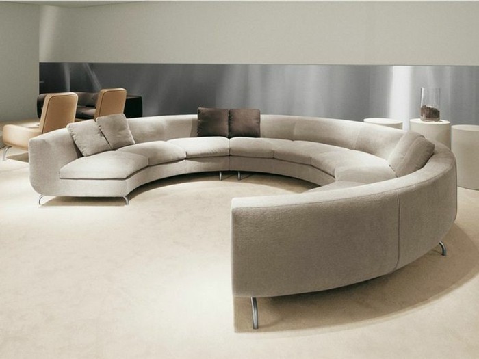 runde sofa beige stilfuld kaste lys tæppe