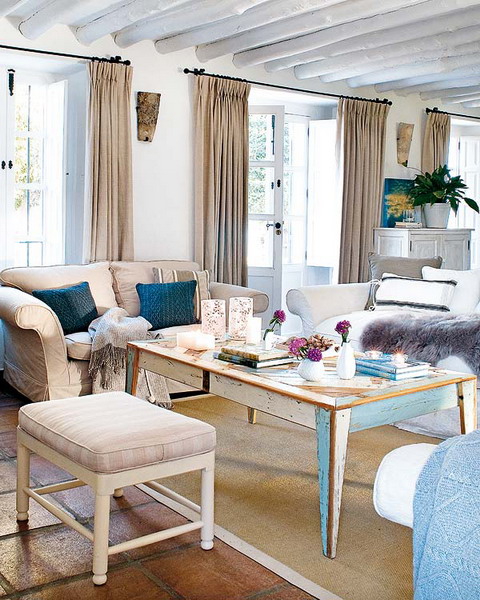 ideas de diseño de sala de estar rústica almohadas de colores de mesa de madera