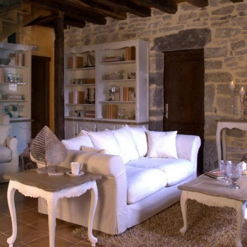 ideas de diseño de sala de estar rústica pared interior de piedra