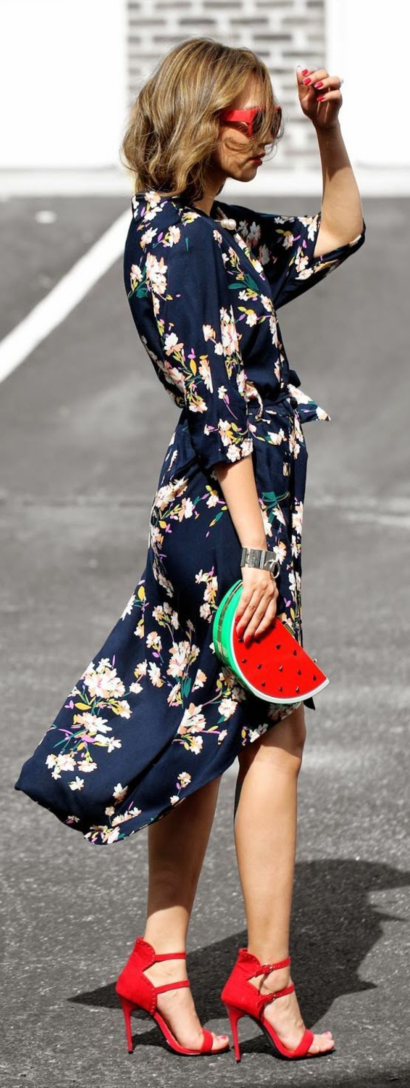 krásné letní šaty dámy květinové šaty letní módní trendy