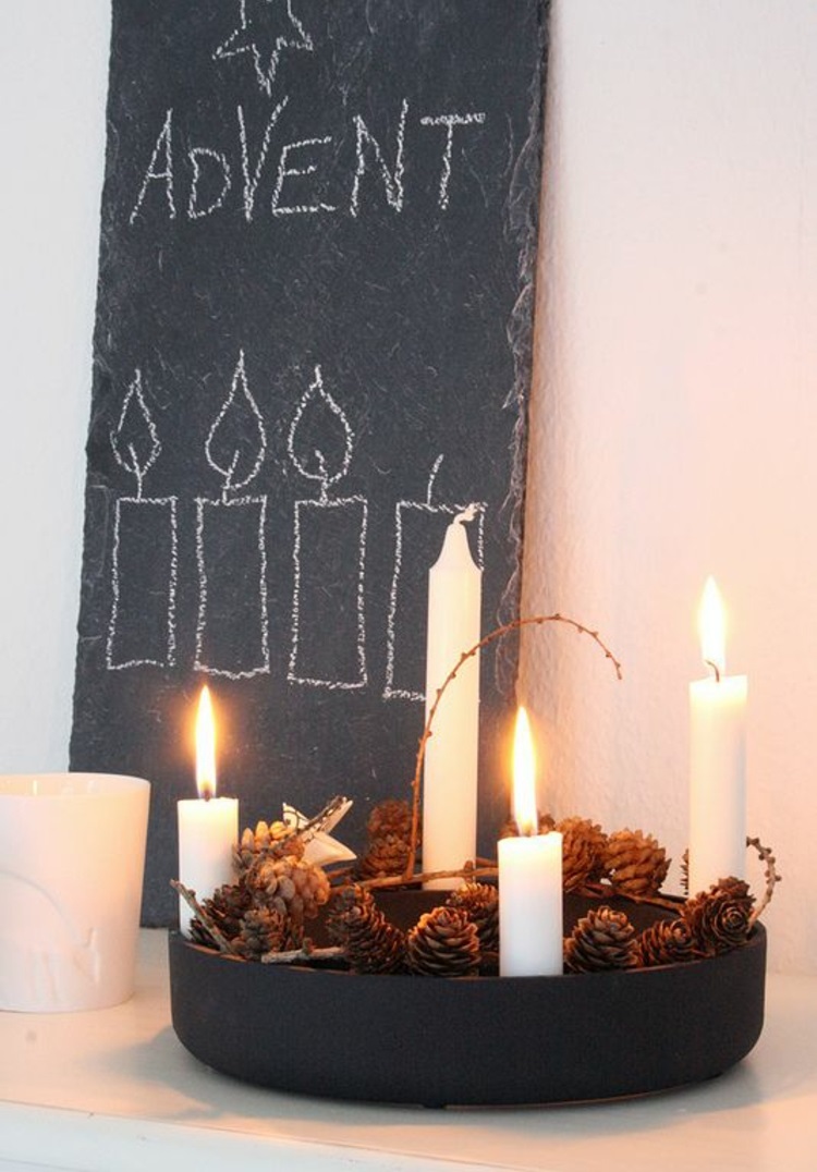 美丽的圣诞节装饰简单的现代来临花圈4根蜡烛
