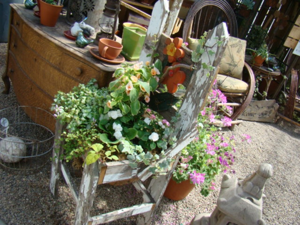 vakre blomster og hagearbeid ideer tre tre stol
