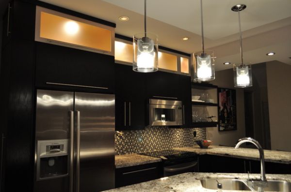 smukke kølige vedhæng lys i køkkenet køkken ø mørk design