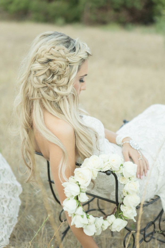 تسريحات الشعر الجميلة تصفيفة الشعر الزفاف نزوة مع أسلاك التوصيل المصنوعة