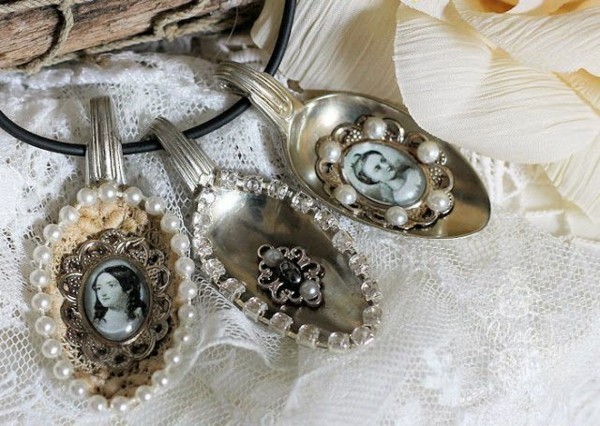 kaunis nuhjuinen tyylikäs deco itsessään tekee vanhan hopea lusikka kuvia helmiä