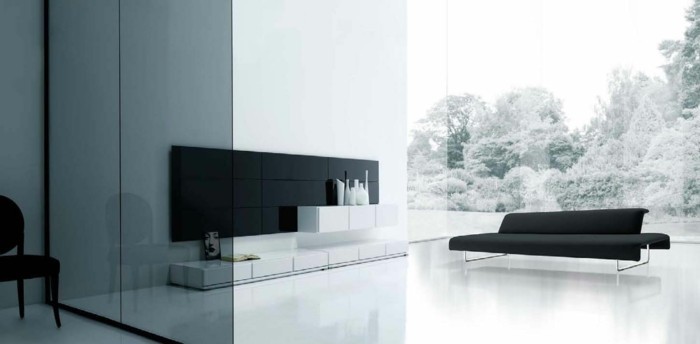 smuk stue lys gulv sort møbler glas accenter